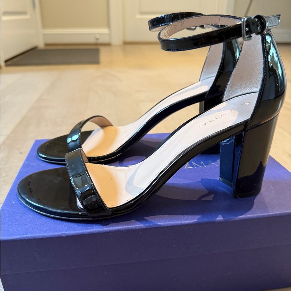 STUART WEITZMAN NEARLY NUDE SANDALS SZ 9